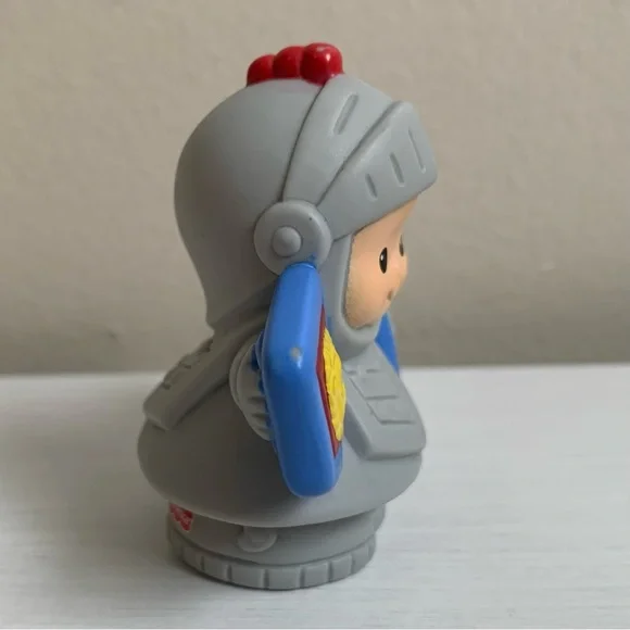 Fisher-Price Little People Knight Figure Lil’ Kingdom Castle 2003 - Picture 4 of 6